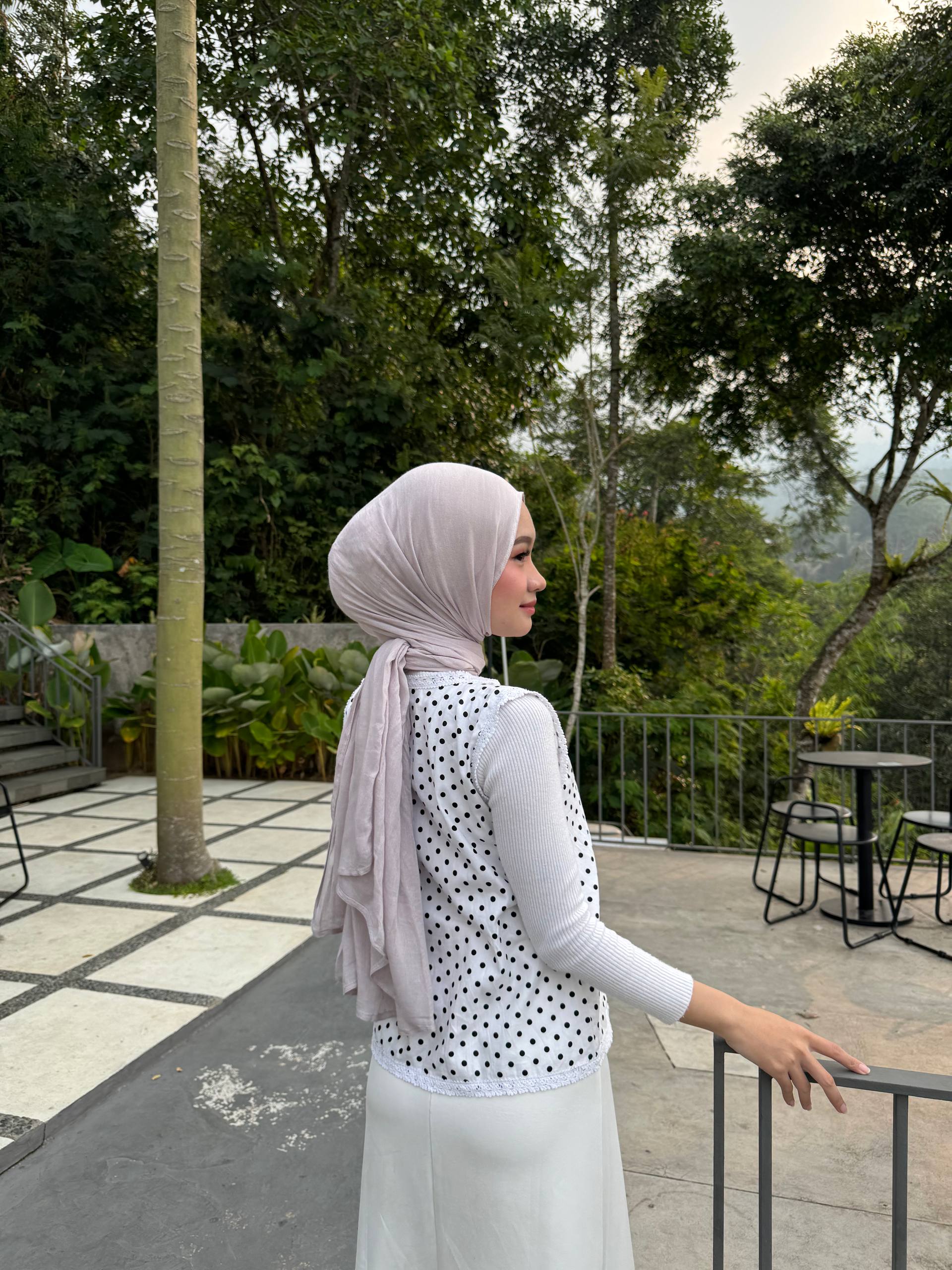 Amélie Blouse White back styling